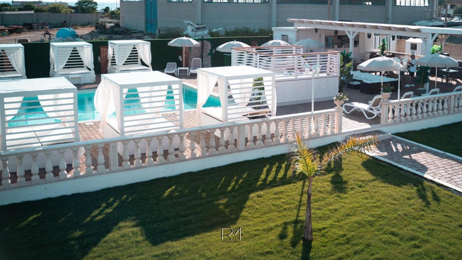 La Palazzina Bed & Breakfast Porto Cesareo Exterior foto